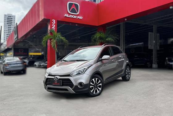 HYUNDAI HB20X 1.6 16V PREMIUM FLEX 4P AUTOMÁTICO HYUNDAI HB20X 1.6 16V PREMIUM FLEX 4P AUTOMÁTICO